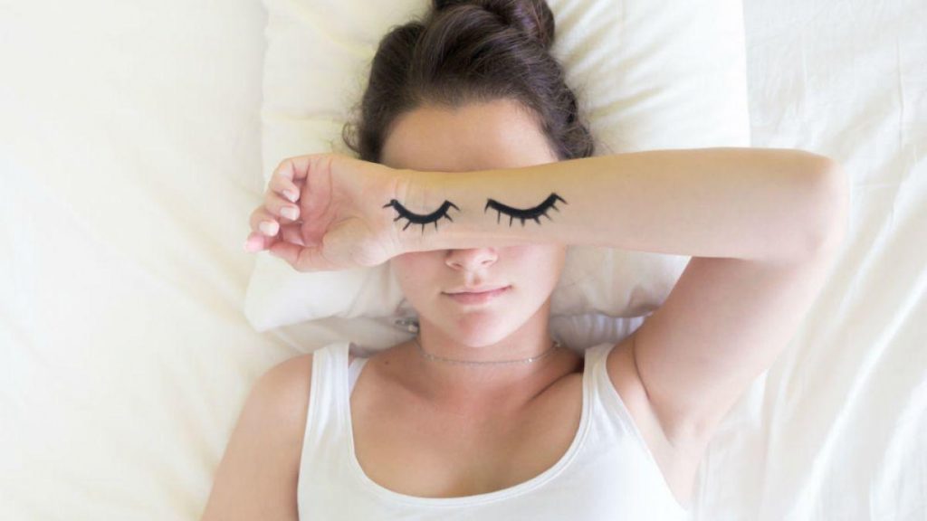 Уснуть за считанные минуты помогут несколько способов