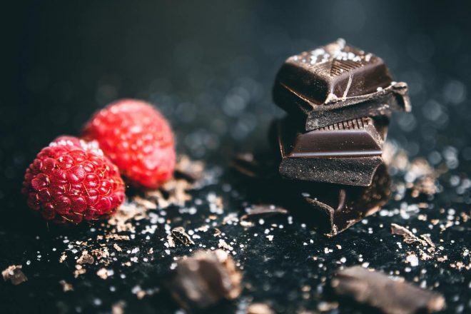Эксперты назвали полезные свойства темного шоколада