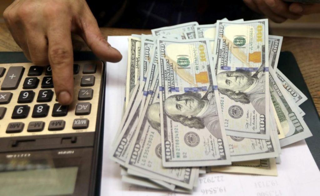  Экономист спрогнозировал курс доллара до конца года