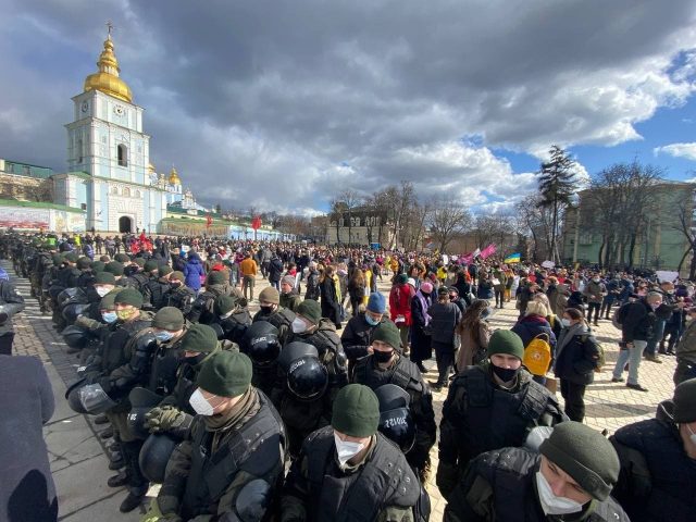 В Киеве проходит марш за права женщин