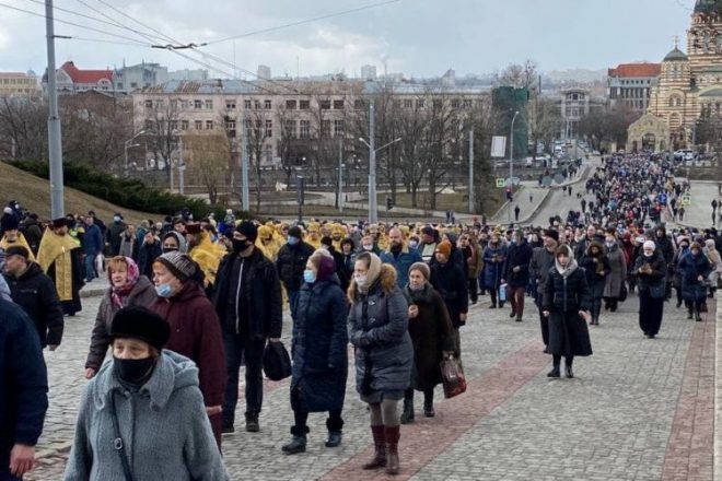В Харькове прошел крестный ход из 3000 человек