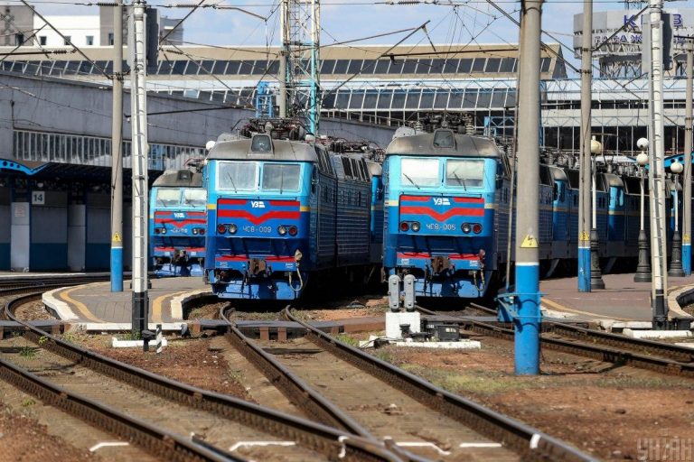 Из-за обрыва сети в Украине произошел сбой в работе поездов