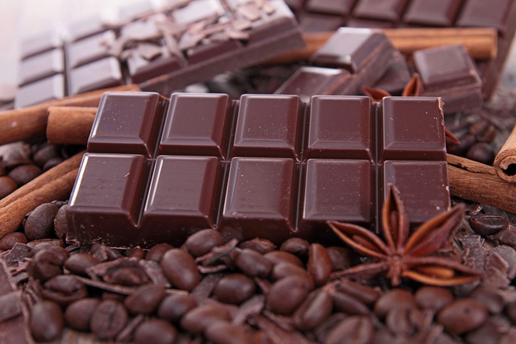 Ученые: темный шоколад понижает давление и замедляет старение