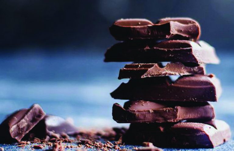 Диетолог назвал лучшую начинку для шоколада: полезно для сердца