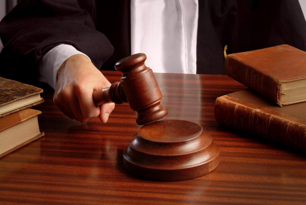 На Закарпатье судью приговорили к 5 годам заключения из-за взятки
