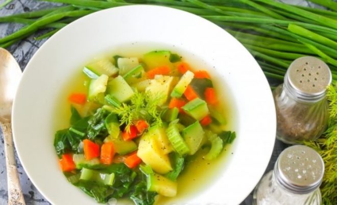 Названы самые полезные для здоровья супы