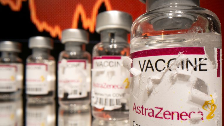 ВОЗ рекомендовала продолжить использование вакцины AstraZeneca