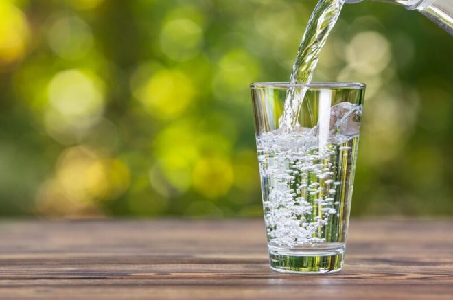 Диетологи назвали ценность горячей воды для здоровья