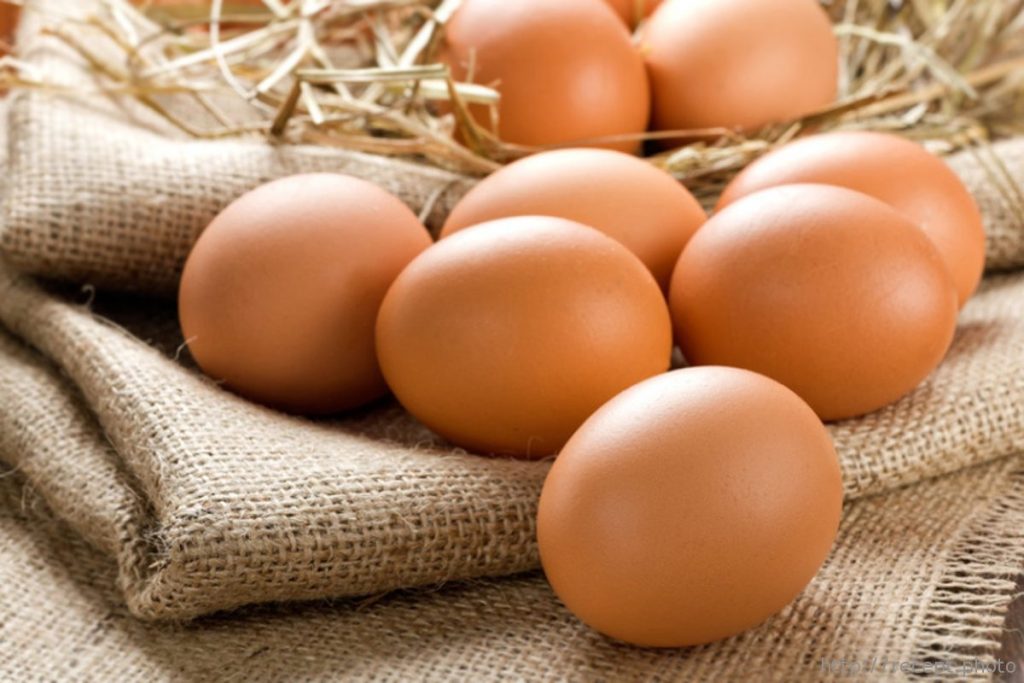 В столичных магазинах подешевели куриные яйца