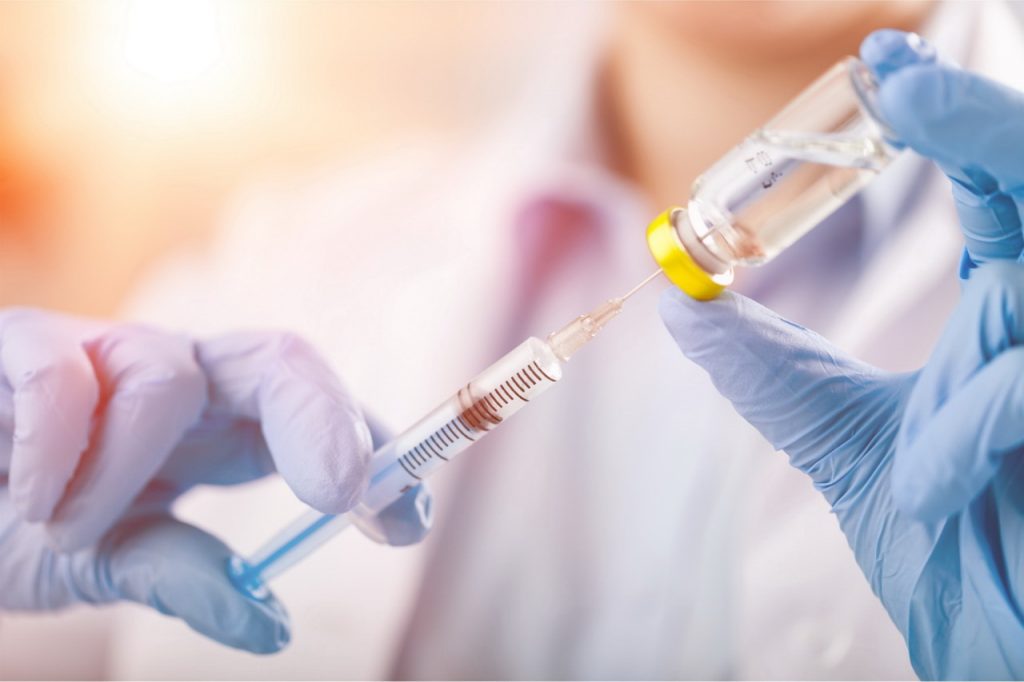 За сутки более 4 тысяч украинцев получили вакцину от COVID