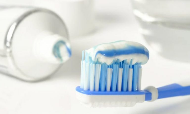 Медики назвали главные ошибки при чистке зубов