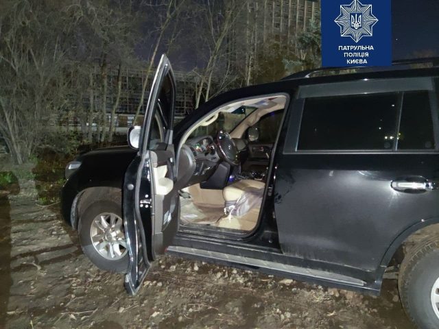 Патрульные Киева поймали наглого угонщика авто