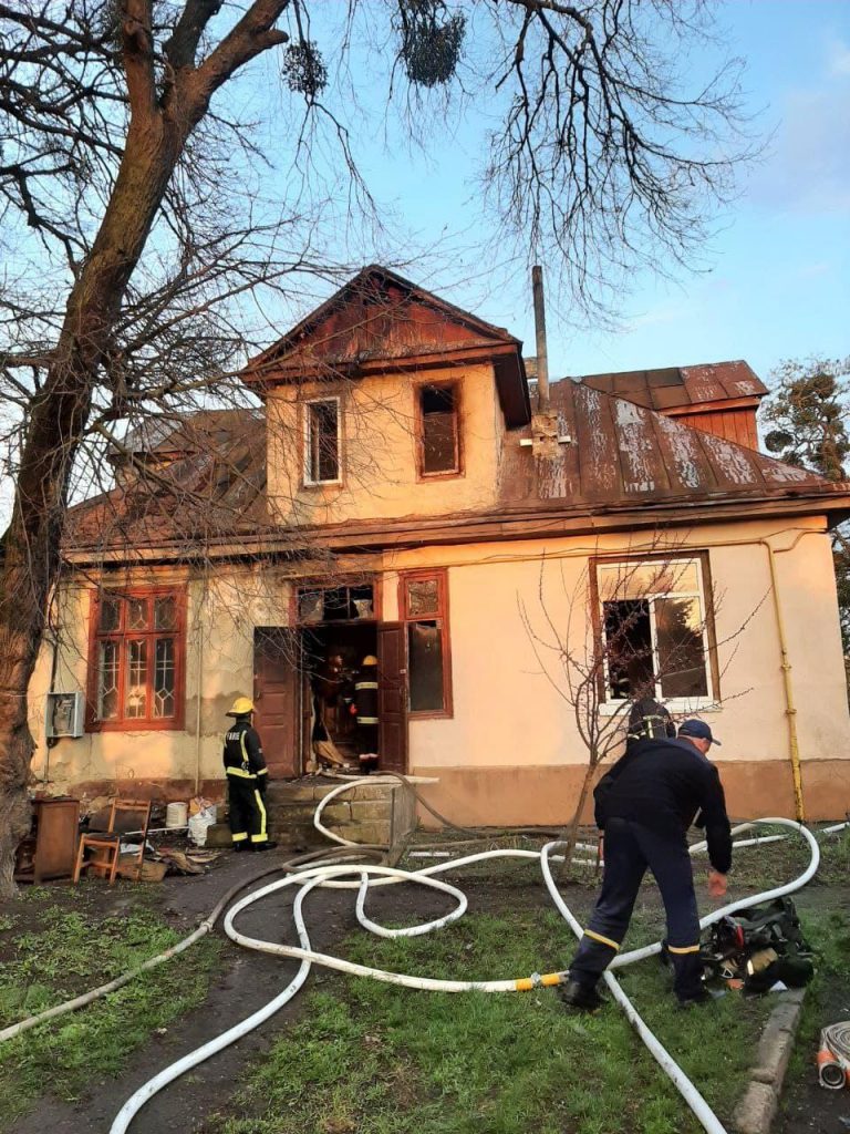 Трагедия в Луцке: при пожаре погибла семья из трех человек