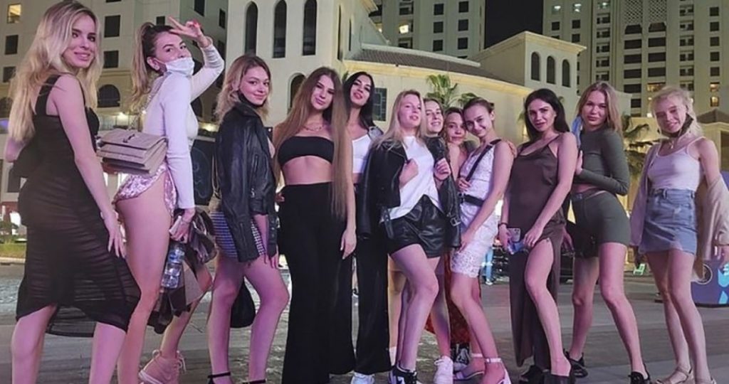 «Голая» фотосессия с украинками в Дубае: эксперт сообщил о «тарифах» моделей