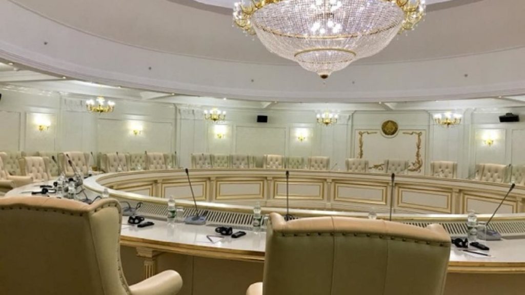 Резников: Минск больше не подходит для встреч в ТКГ
