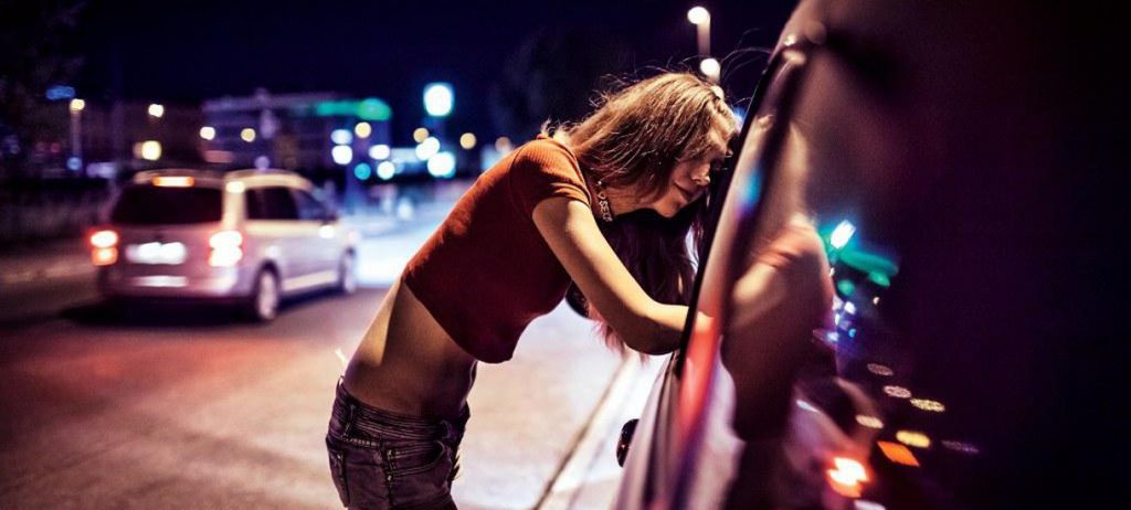 Заработала 2 тысячи гривен: Женщине дали год за занятия проституцией