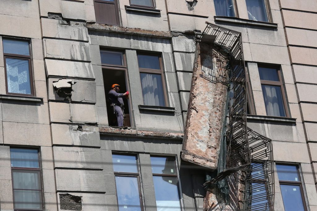 Обрушения балконов в Киеве будут продолжаться &#8212; эксперт