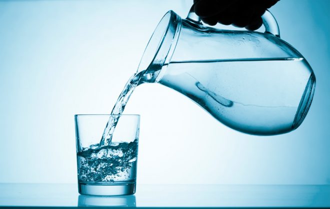 Стали известны симптомы злоупотребления водой