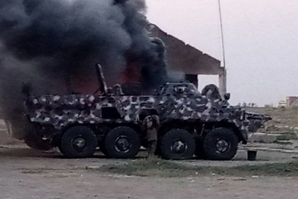 В Нигерии террористы сожгли украинские бронетранспортеры
