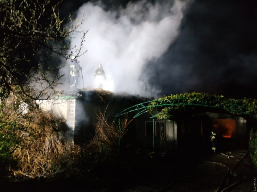 В Одесской области горел частный дом 