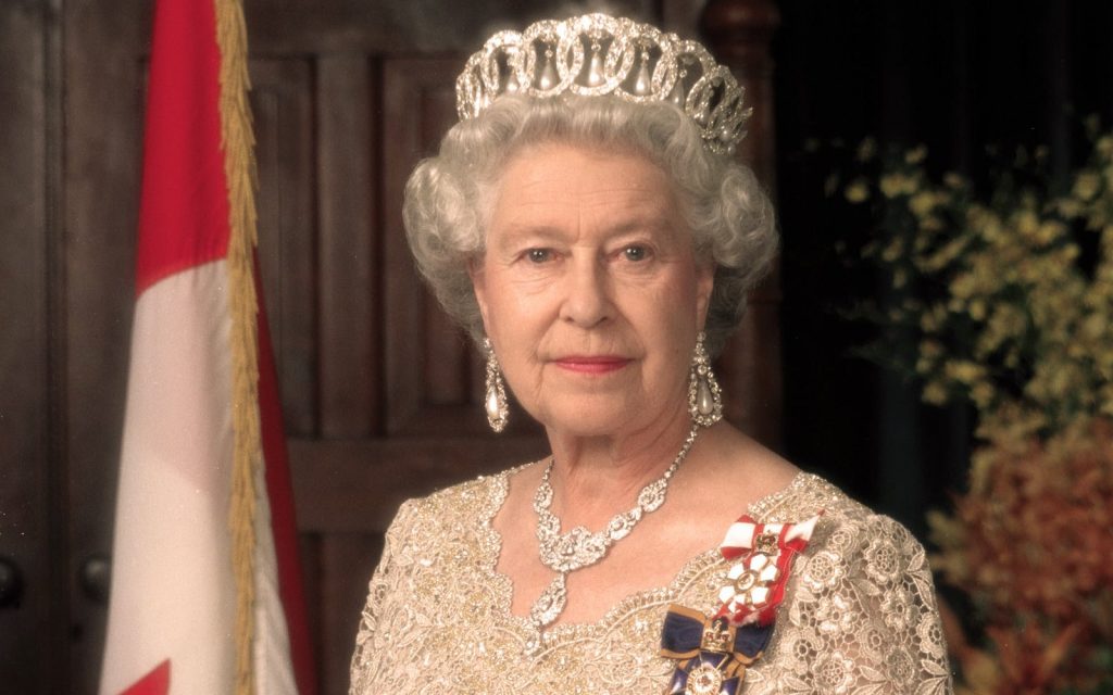 СМИ рассказали, кто поможет справиться королеве Елизавете с одиночеством 