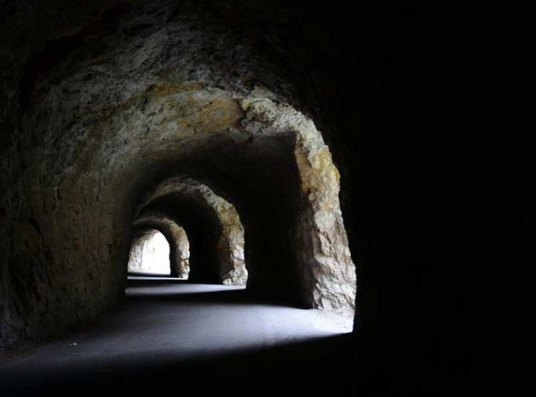 Ученые рассказали о предназначении древних подземных тоннелей