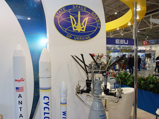 Украина намерена запустить в космос семь спутников