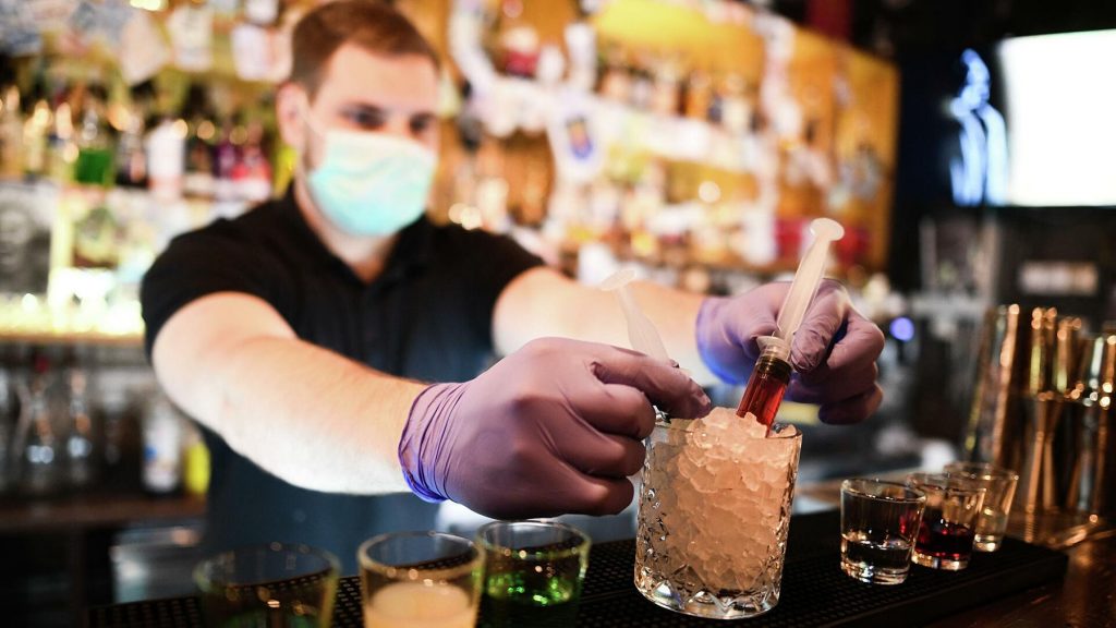 Эксперты рассказали о негативном влиянии алкоголя на кишечник