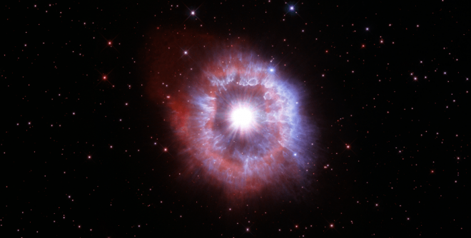 Hubble заснял гигантскую звезду на грани самоуничтожения