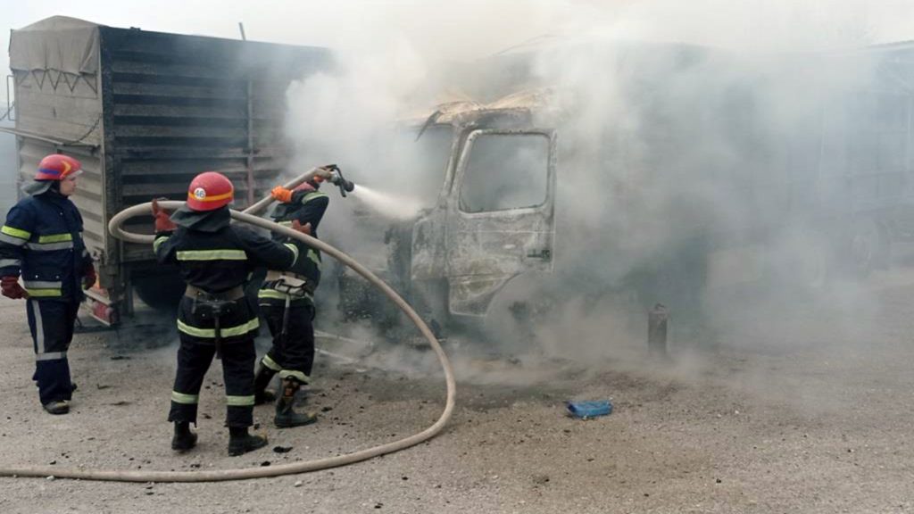 На Днепропетровщине горел грузовик: у водителя ожоги