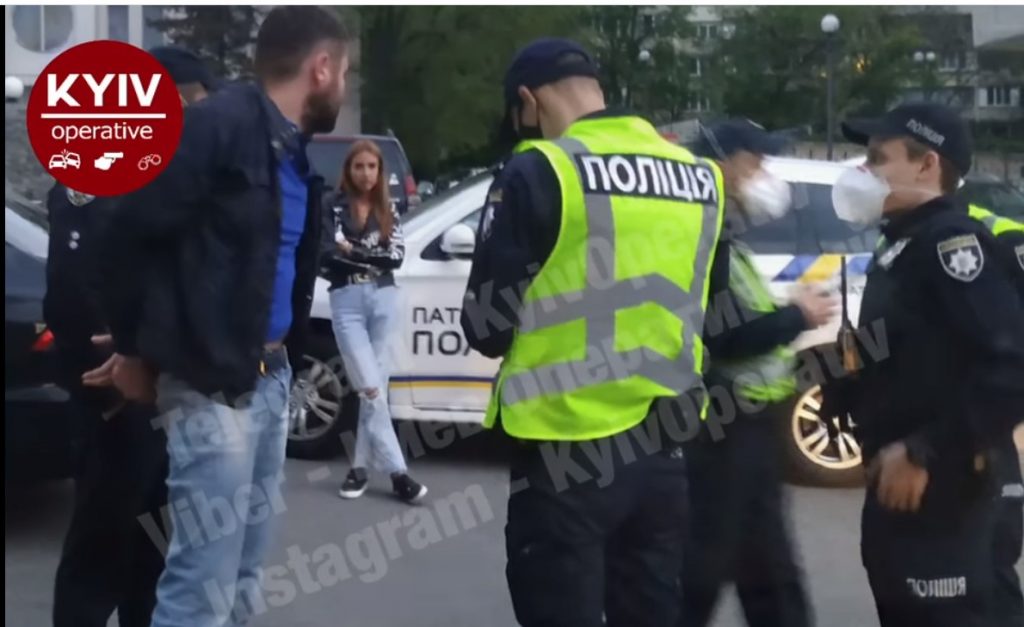 Пьяный водитель Skoda устроил гонки с полицией в Голосеево в Киеве