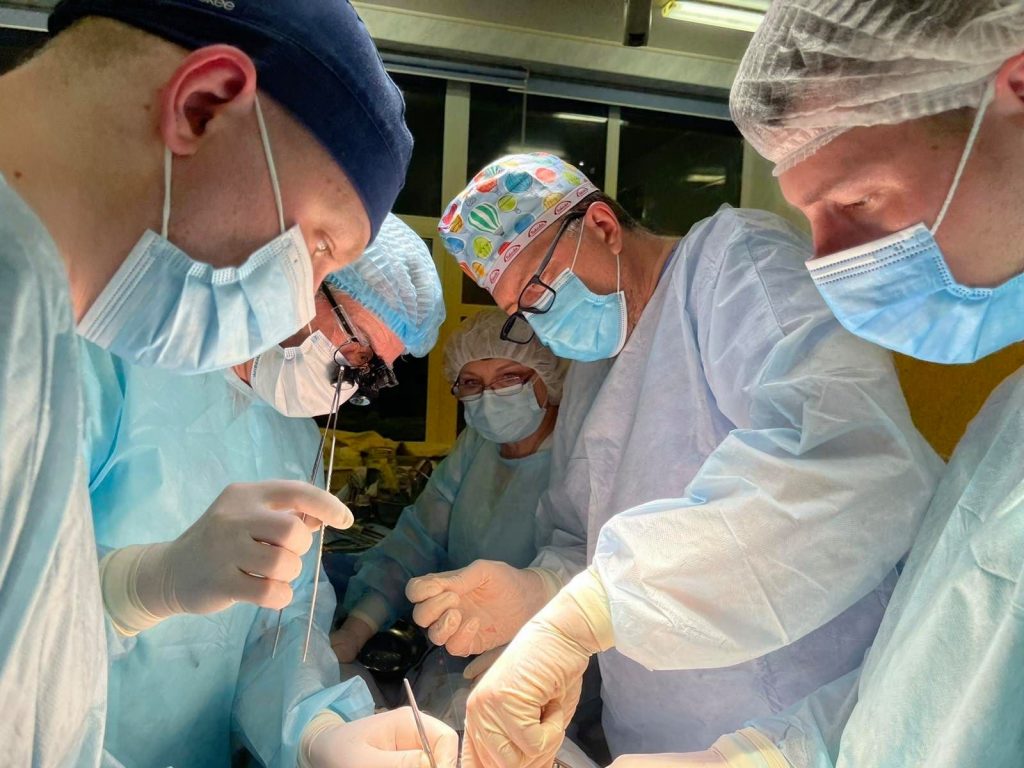 В Киеве медики провели уникальную операцию на почке