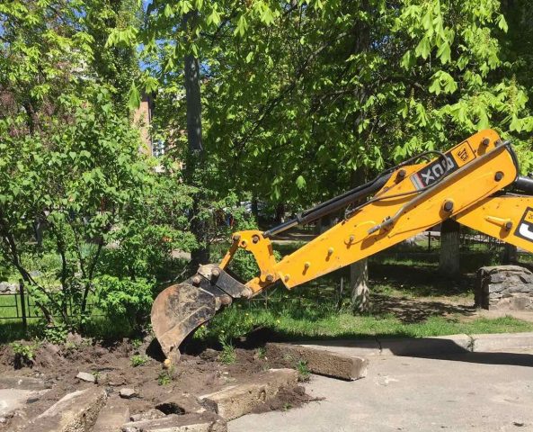 В Киеве проводят ремонт дорог на Борщаговской: возможно полное перекрытие