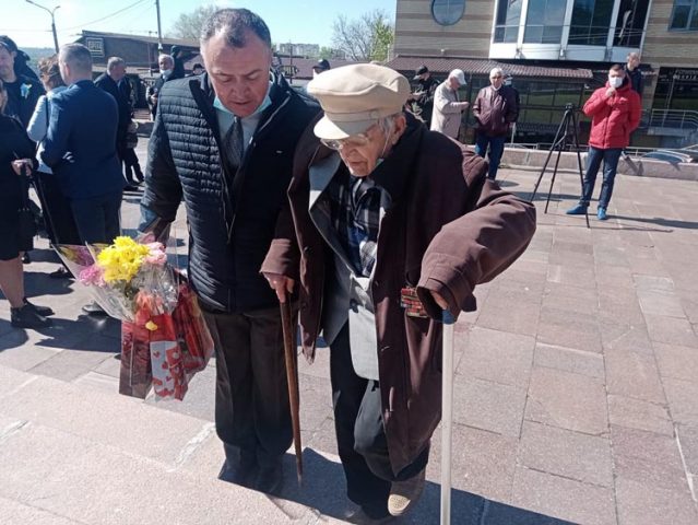 В Днепре на мероприятиях 9 мая увидели 100-летнего ветерана