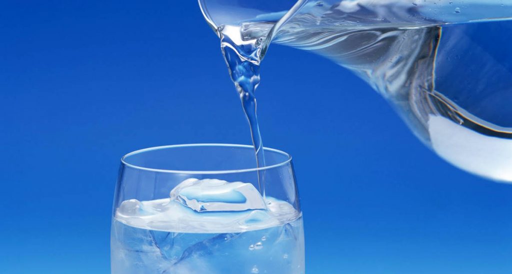 Эксперты дали советы, как приготовить «живую» воду на дому