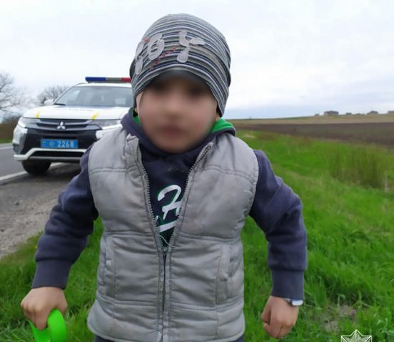 3-летний мальчик ушел от бабушки с дедушкой пока те копали картошку