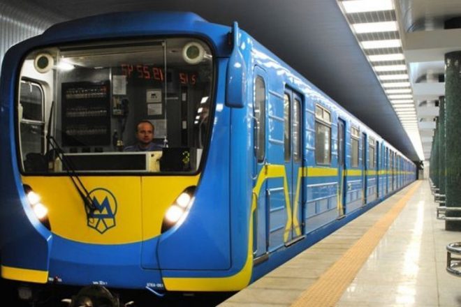 СМИ: Киевский метрополитен переведет сотрудников на четырехдневную рабочую неделю
