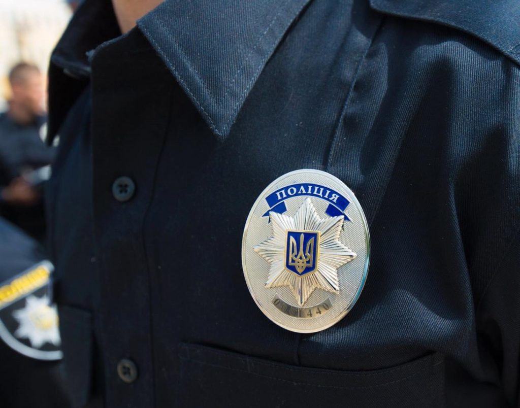 В Киеве наркоман «ловил кайф» на детской площадке