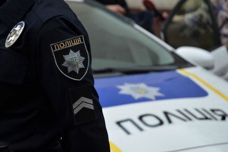 В Киеве обнаружили тело мужчины в мусоросборнике (ВИДЕО)