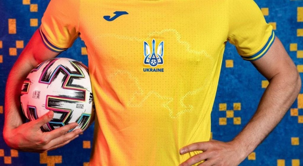 УЕФА запретил лозунг «Героям слава!» на форме украинских футболистов