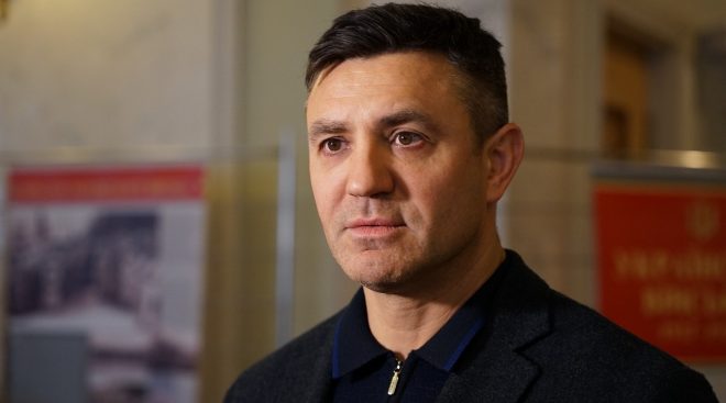 Нардеп Тищенко отреагировал на скандал с задержкой самолета