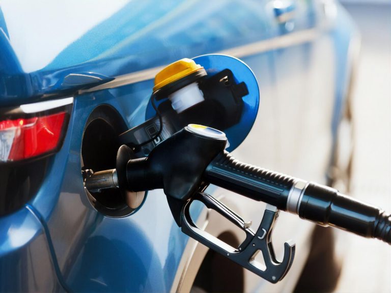 Госрегулирование цен на бензин бессмысленно – эксперт