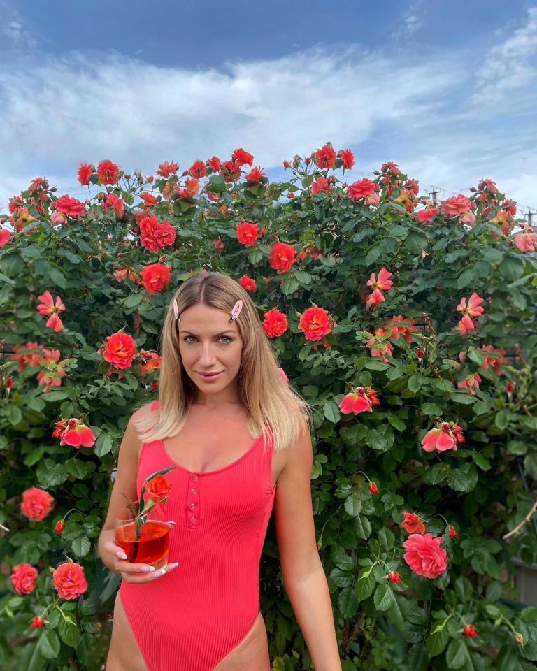 «Роза среди роз»: Леся Никитюк показала фигуру в купальнике (ФОТО)