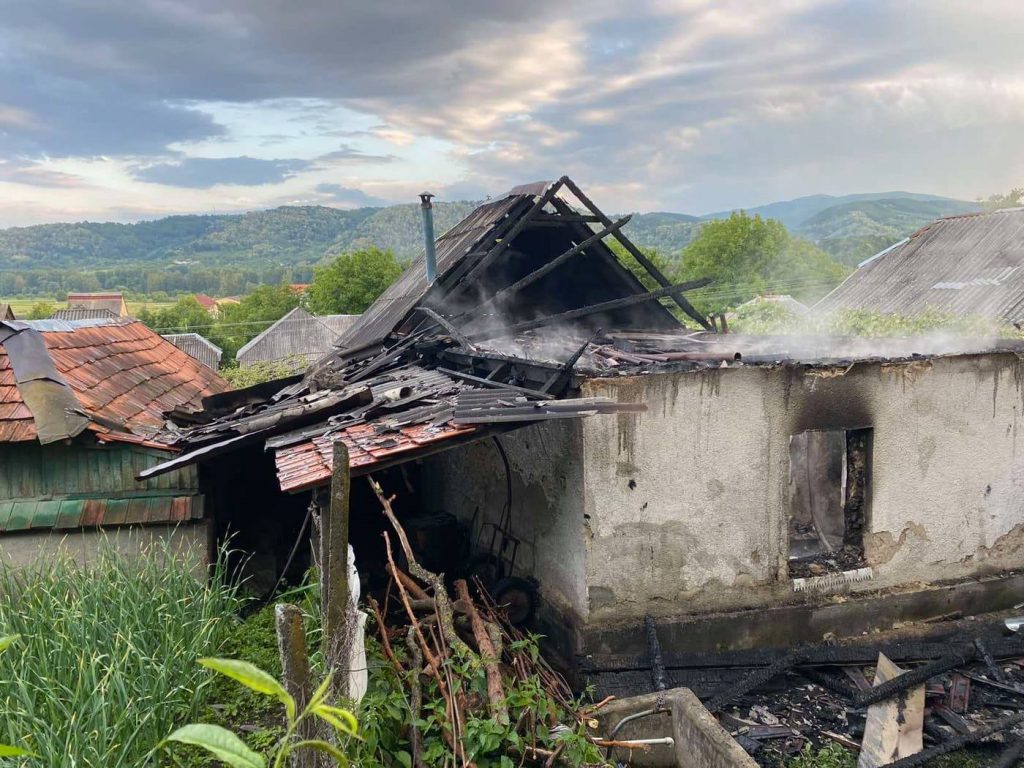 На Закарпатье в частном доме произошел пожар: погиб мужчина