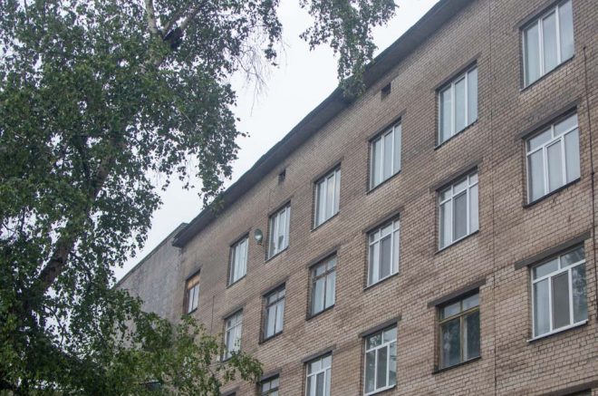 Пожилой пациент выпрыгнул из окна днепровской больницы