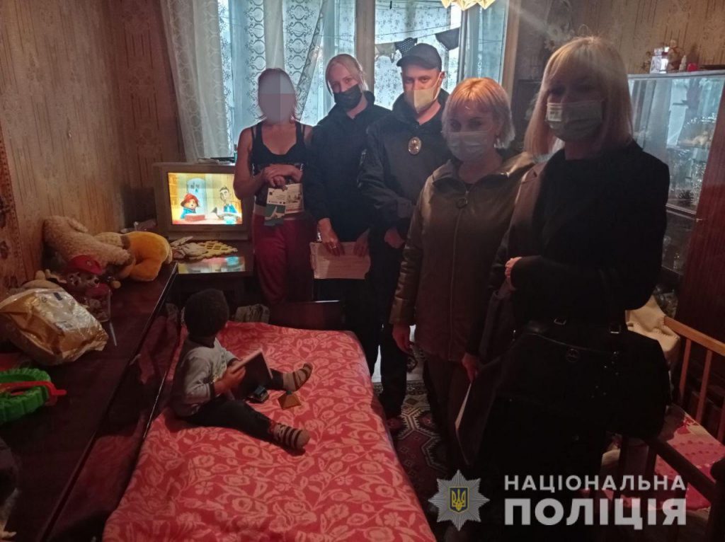 «В целях воспитания»: в Харькове мать избила 1,5-летнего сына