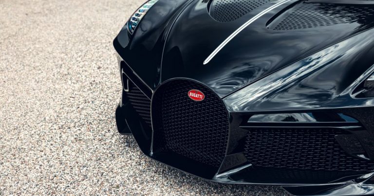 Bugatti представила свой самый дорогой эксклюзивный автомобиль (ФОТО)