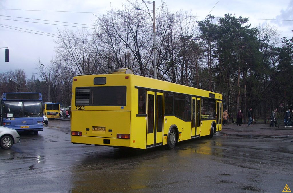 Вместо скоростного трамвая на Борщаговке будут ездить автобусы