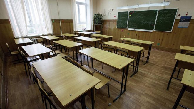 Директора школ на Львовщине будут получать по тысяче долларов