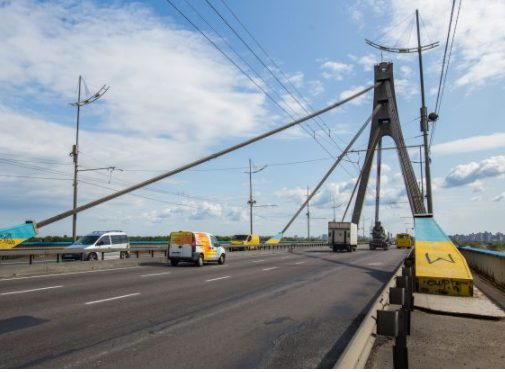 В Киеве ограничат движение транспорта по Северному мосту